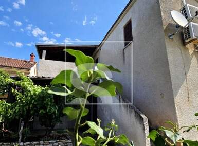 Kuca, Pula, Veli vrh, prodaja, 275000 €, 110 m2