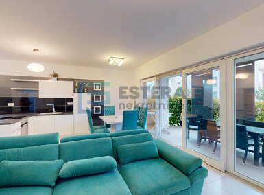 Trosoban stan, Vodice, prodaja, 350000 €, 87 m2