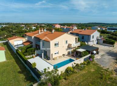 Kuca, Medulin, prodaja, 470000 €, 154 m2