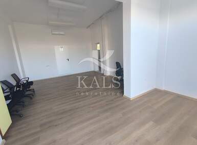 Poslovni prostor, Kaštela, Kaštel Novi, najam, 1100 €, 69 m2