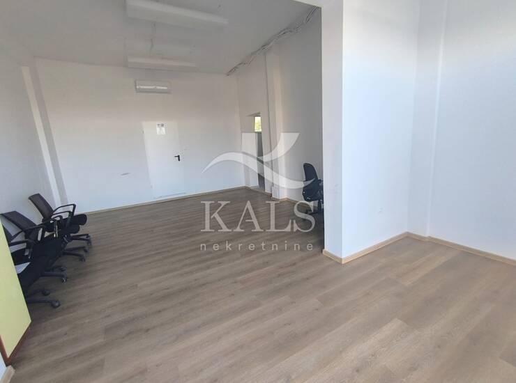 POSLOVNI PROSTOR, NAJAM, KAŠTEL NOVI,  UZ MAGISTRALU, 69 m2