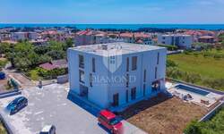 Dvosoban stan, Novigrad, prodaja, 629000 €, 117 m2