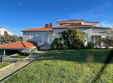 Kuca, Umag, prodaja, 591000 €, 200 m2