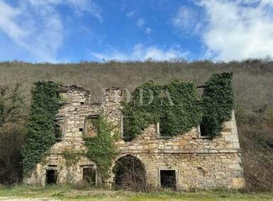 Kuca, Buzet, prodaja, 156000 €, 300 m2