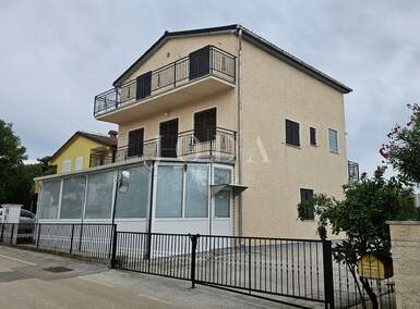 Kuca, Novigrad, prodaja, 525000 €, 180 m2