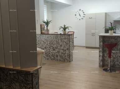 Dvosoban stan, Pula, prodaja, 270000 €, 100 m2