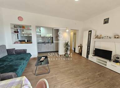 Trosoban stan, Kastav, Tuhtani, najam, 900 €, 75 m2