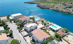Kuca, Karlobag, Cesarica, prodaja, 850000 €, 220 m2