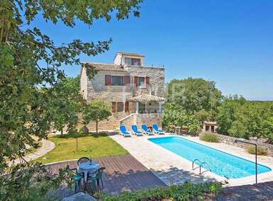 Kuca, Višnjan, prodaja, 810000 €, 486 m2
