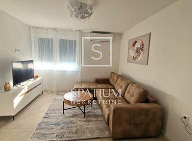 Trosoban stan, Rijeka, Krnjevo, najam, 1200 €, 66 m2