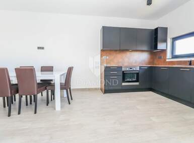 Trosoban stan, Pula, Štinjan, prodaja, 348000 €, 87 m2