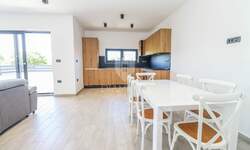 Trosoban stan, Pula, Štinjan, prodaja, 348000 €, 87 m2
