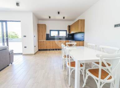 Trosoban stan, Pula, Štinjan, prodaja, 348000 €, 87 m2