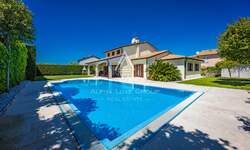Kuca, Umag, prodaja, 950000 €, 205 m2
