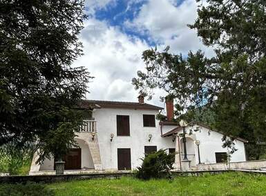 Kuca, Motovun, prodaja, 550000 €, 400 m2