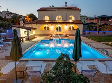 Kuca, Poreč, prodaja, 970000 €, 550 m2