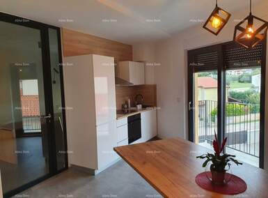 Trosoban stan, Pula, prodaja, 395000 €, 200 m2