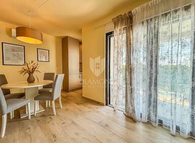 Trosoban stan, Umag, Lovrečica, prodaja, 360000 €, 72 m2