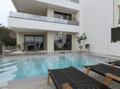 Cetvorosoban stan, Vrbnik, prodaja, 450000 €, 107 m2