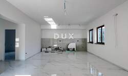 Trosoban stan, Poreč, prodaja, 285000 €, 80 m2