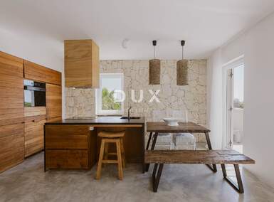 Trosoban stan, Mali Lošinj, Nerezine, prodaja, 385000 €, 83 m2