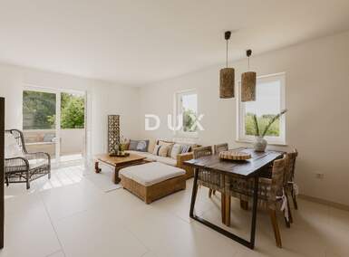 Trosoban stan, Mali Lošinj, Nerezine, prodaja, 385000 €, 82 m2
