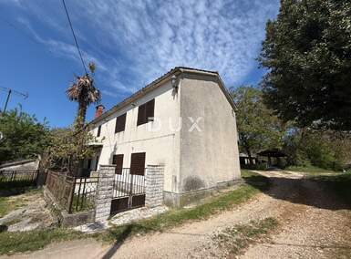 Kuca, Gračišće, prodaja, 150000 €, 250 m2