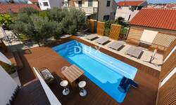 Kuca, Vodice, prodaja, 850000 €, 450 m2