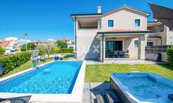 Kuca, Poreč, prodaja, 1100000 €, 320 m2