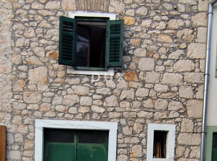 Zaton, Šibenik, kamena kuća za adaptaciju, prvi red do mora, 37 m²