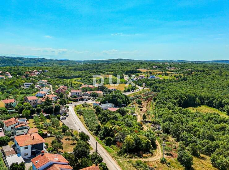 ISTRA, BUJE (okolica) - Zemljište s građevinskom dozvolom