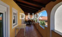 Trosoban stan, Novigrad, prodaja, 330000 €, 74 m2