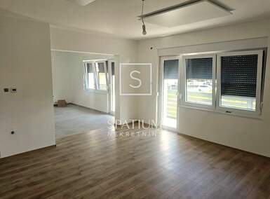 Trosoban stan, Petrinja, prodaja, 219000 €, 98 m2