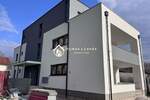 Dugo selo,4-soban stan(S1)140m2 s  prostranim vrtom s 3 strane + 2 PM