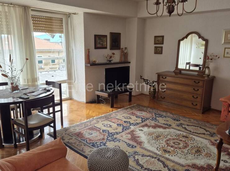 Rijeka, Brajda - najam stana u neposrednoj blizini centra grada, balkon sa 