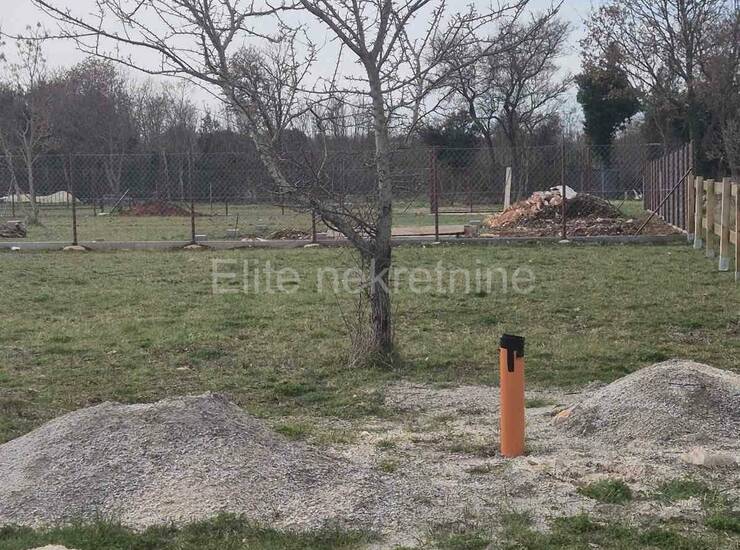 Istra, ŠIŠAN - ZEMLJIŠTE NA MIRNOJ LOKACIJI, 560 m2, prodaja! — fotografija 12