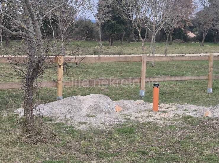 Istra, ŠIŠAN - ZEMLJIŠTE NA MIRNOJ LOKACIJI, 560 m2, prodaja! — fotografija 14