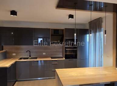 Trosoban stan, Viškovo, Marčelji, prodaja, 412000 €, 155 m2