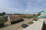 POREČ - prodaja prve kuće u nizu, stambeno-poslovna, 3 km od centra