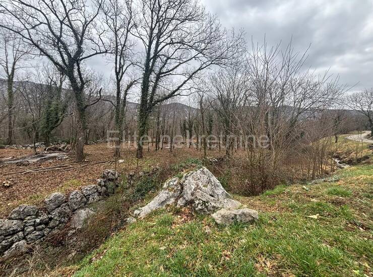 Tribalj - prodaja građevinskog zemljišta od 1035m2!