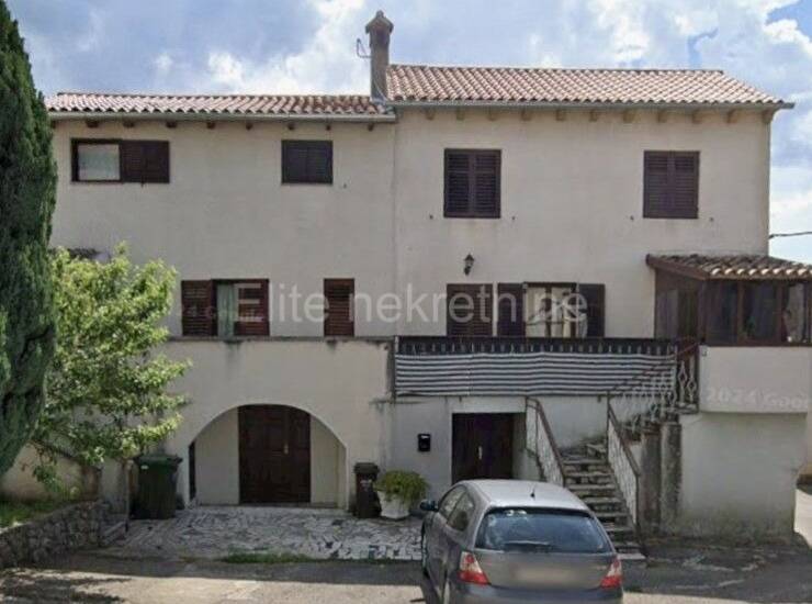 Istra, Roč - prodaja dvije kamene kuće sa 5 stambenih jedinica!