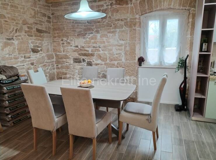 Istra, Barban okolica - Prodaja renovirane kamene kuće, bazen, igrališta — fotografija 19
