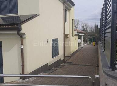 Kuca, Rovinj, Rovinjsko Selo, prodaja, 950000 €, 393 m2