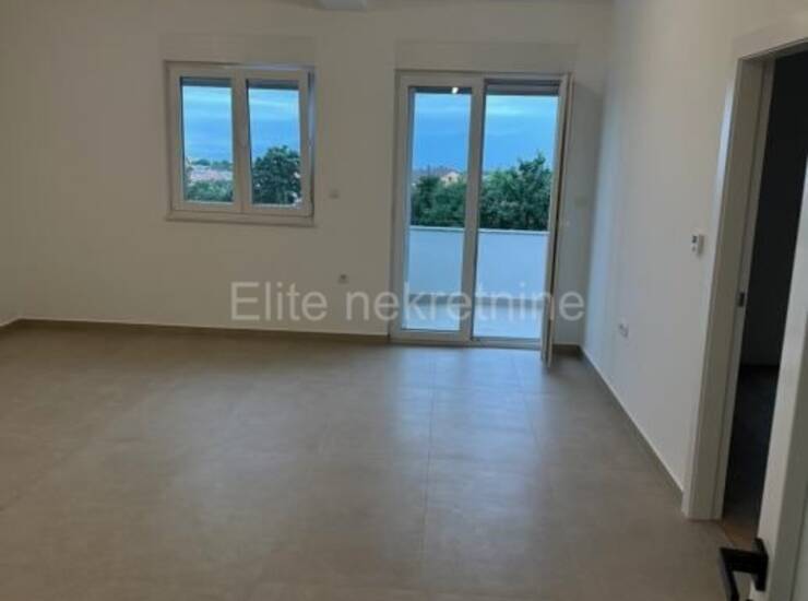 NOVOGRADNJA – VIŠKOVO Stan 87 m², balkon, dvorište, 3 parkirna mjesta