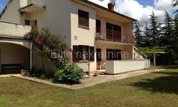 Kuca, Poreč, prodaja, 392000 €, 290 m2