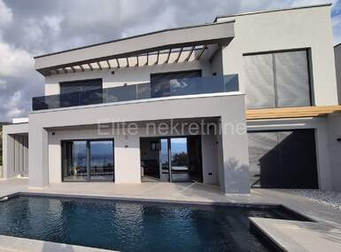 Kuca, Kostrena, najam, 4500 €, 133 m2