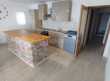 Trosoban stan, Opatija, Poljane, najam, 800 €, 90 m2