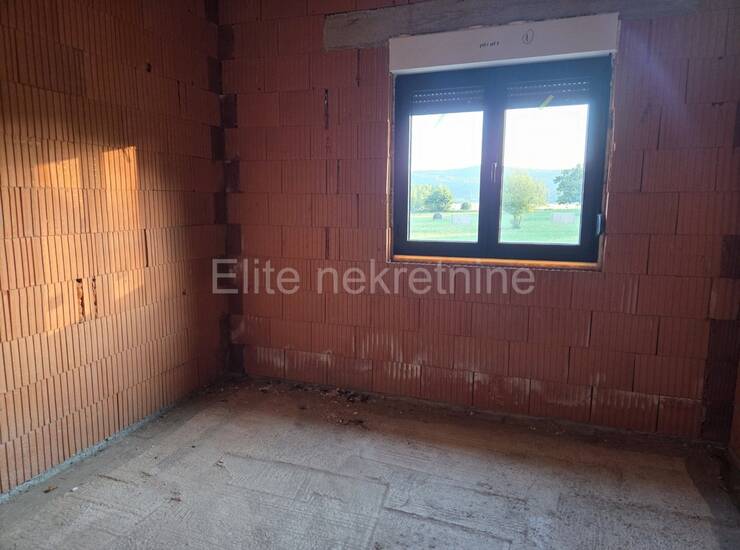 PODHUM - RIJETKA PRILIKA – PRIZEMNICA S GARAŽOM, VELIKOM OKUĆNICOM I NE — fotografija 19