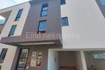 Istra, Medulin - Prodaja stana u novogradnji, 1 kat, 300 m od mora, 1 km od