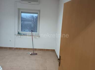 Poslovni prostor, Viškovo, najam, 700 €, 70 m2